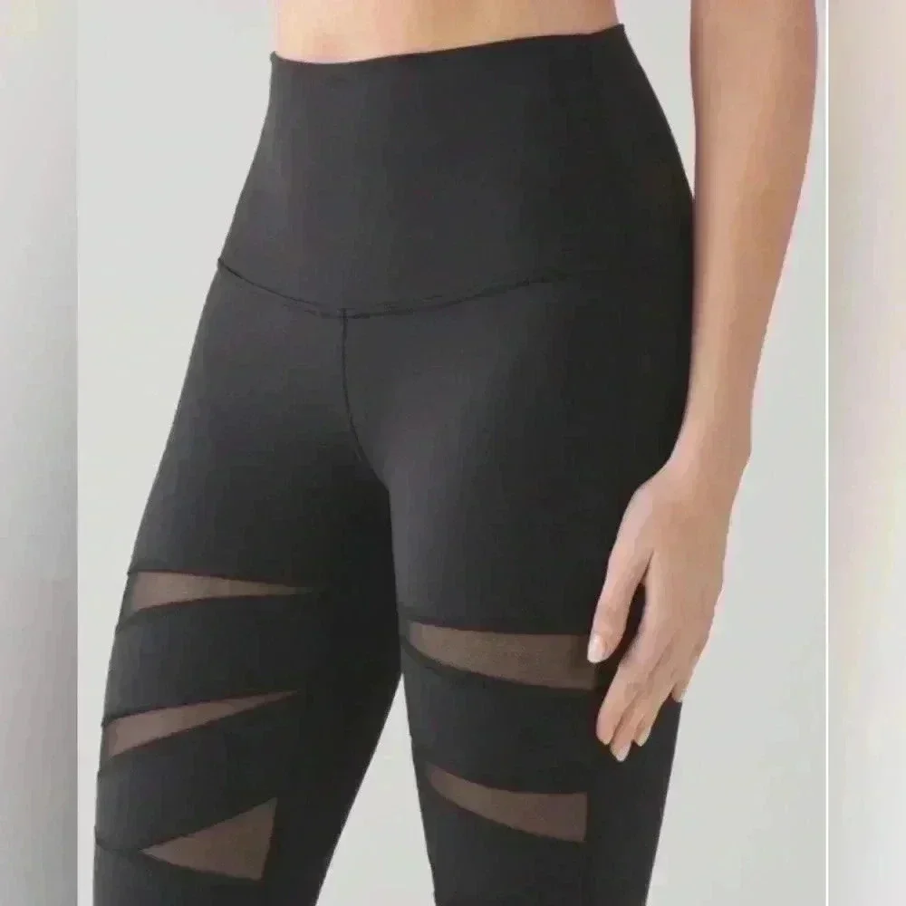 Lululemon Wunder Under Pant (Hi-Rise) (Tech Mesh) Very Gently Worn Black Size 2